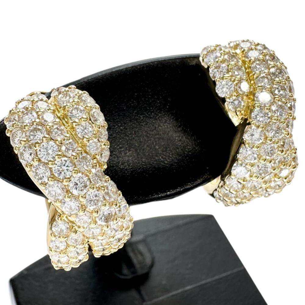 18K Yellow Gold Diamond Earrings – detail view