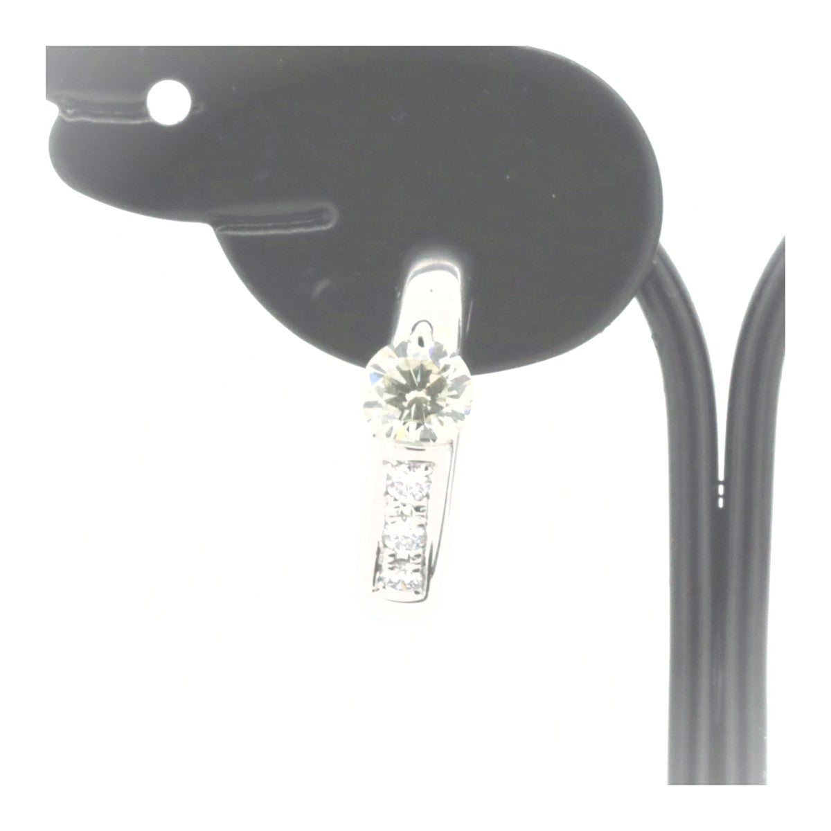 Tasaki Platinum Diamond Earrings – detail view