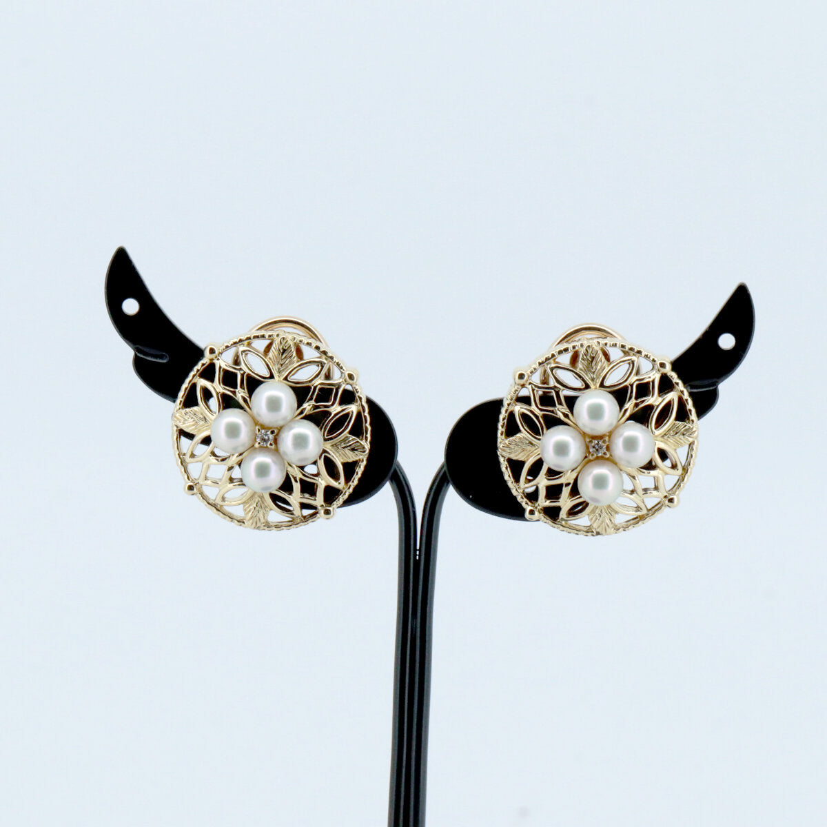 Mikimoto 18K Yellow Gold Diamond Pearl Earrings – packaging