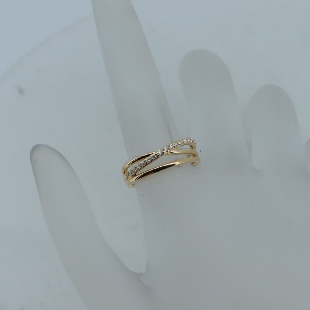 4°C 18K Yellow Gold Diamond Ring – close-up