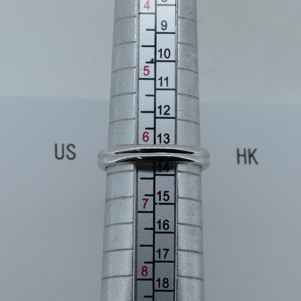 Forevermark Elcondia Platinum Diamond Ring – close-up