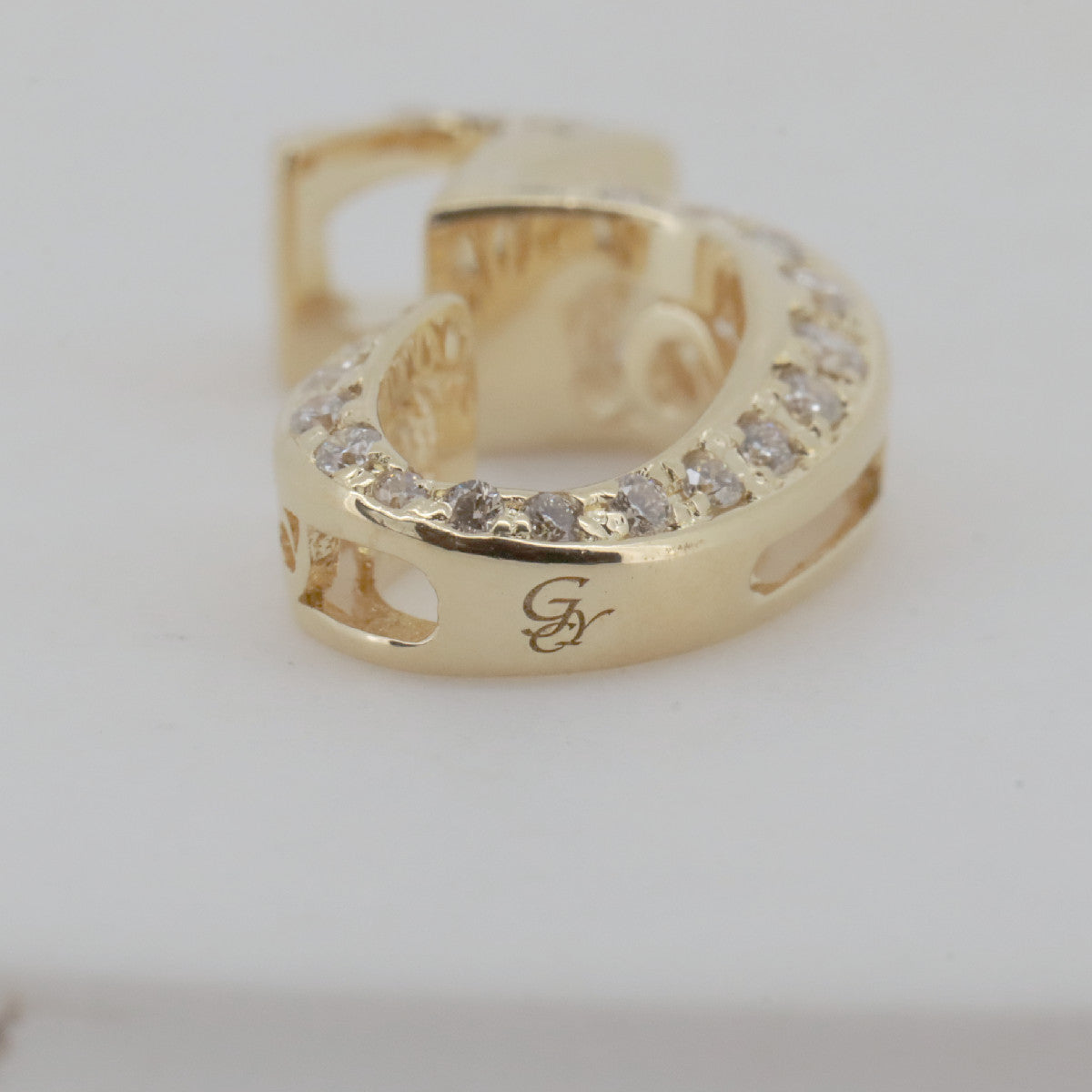 Yukizaki Nombre 18K Yellow Gold Diamond Pendant – full length