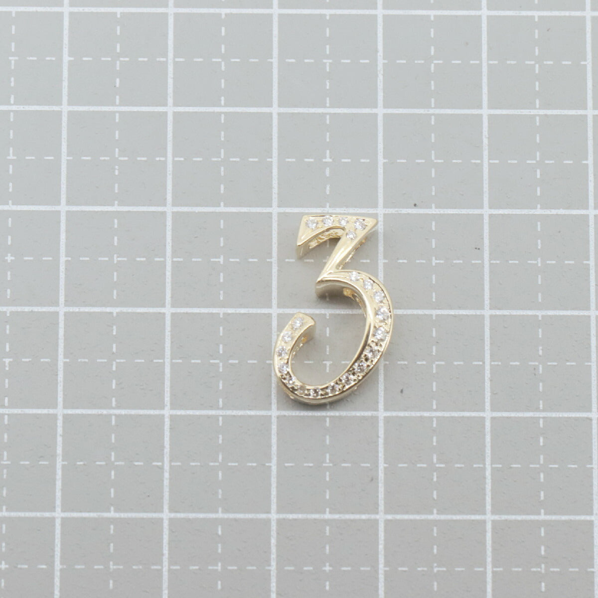 Yukizaki Nombre 18K Yellow Gold Diamond Pendant – alternate view
