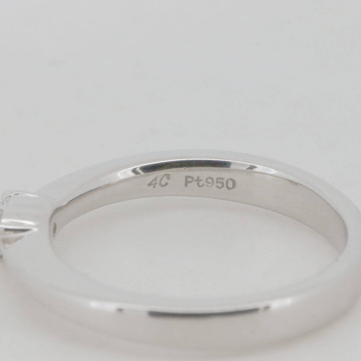 Platinum 4C Heart Diamond Ring 0.148ct – side view
