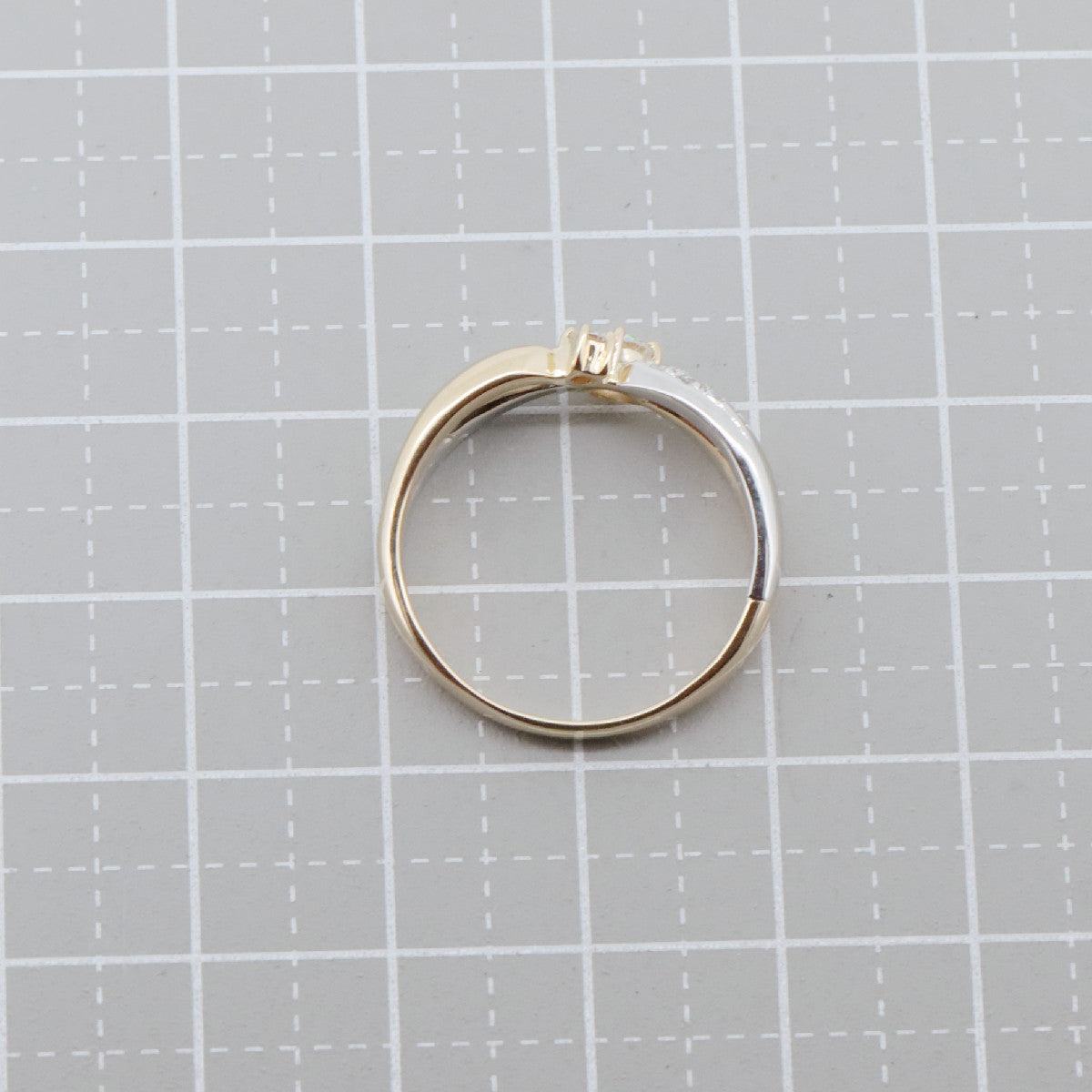 Vendome Aoyama Platinum Diamond Ring – top view