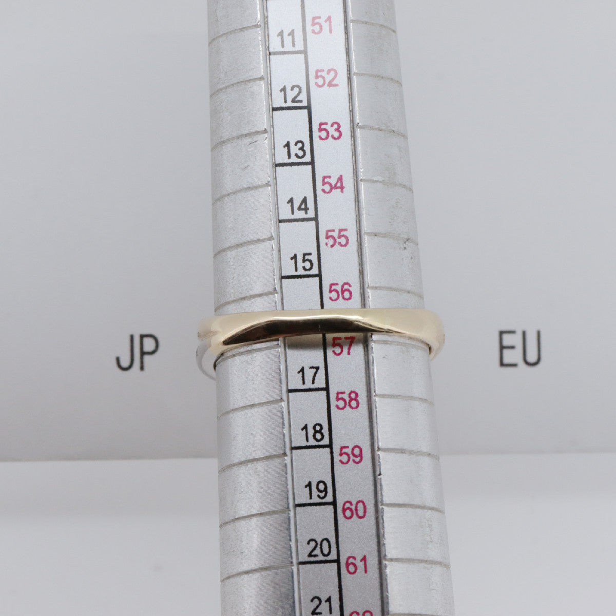 Vendome Aoyama Platinum Diamond Ring – inside band