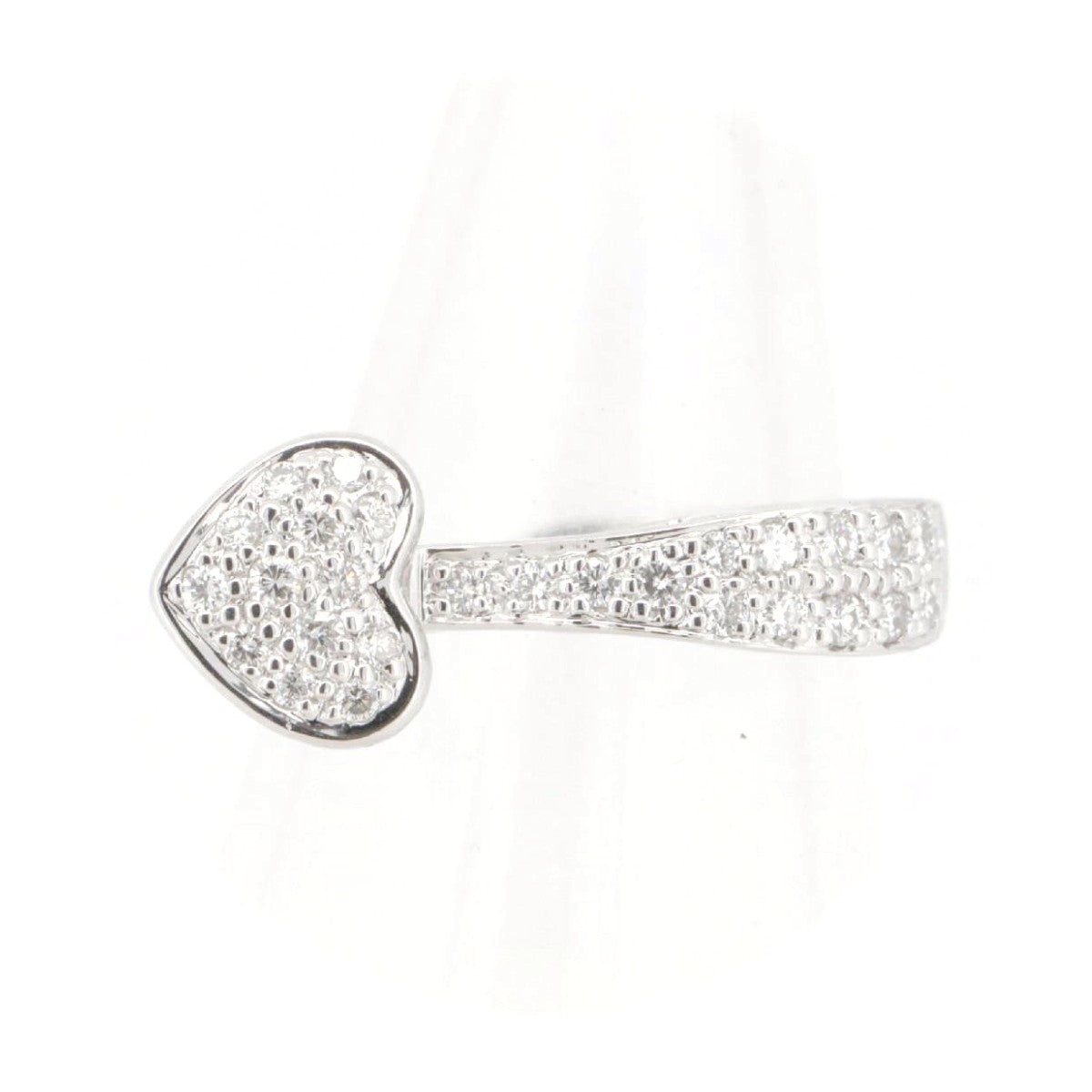 Caracci 18K White Gold Diamond Ring – front view