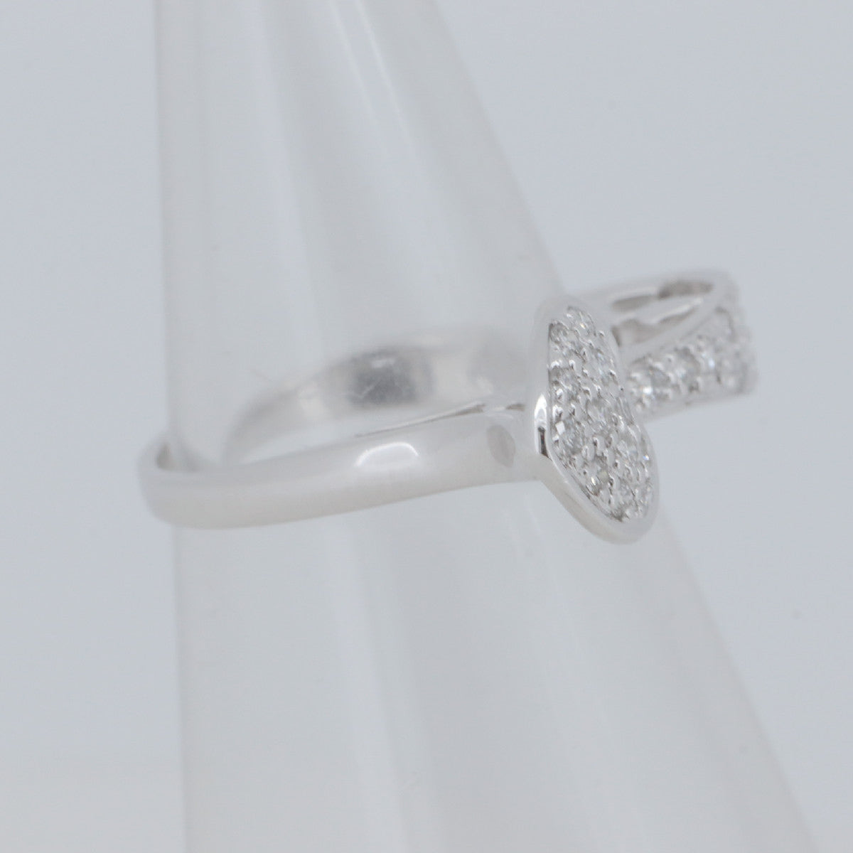 Caracci 18K White Gold Diamond Ring – side view