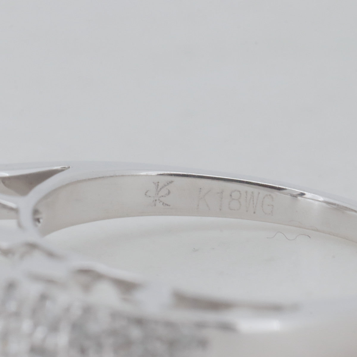 Caracci 18K White Gold Diamond Ring – inside band