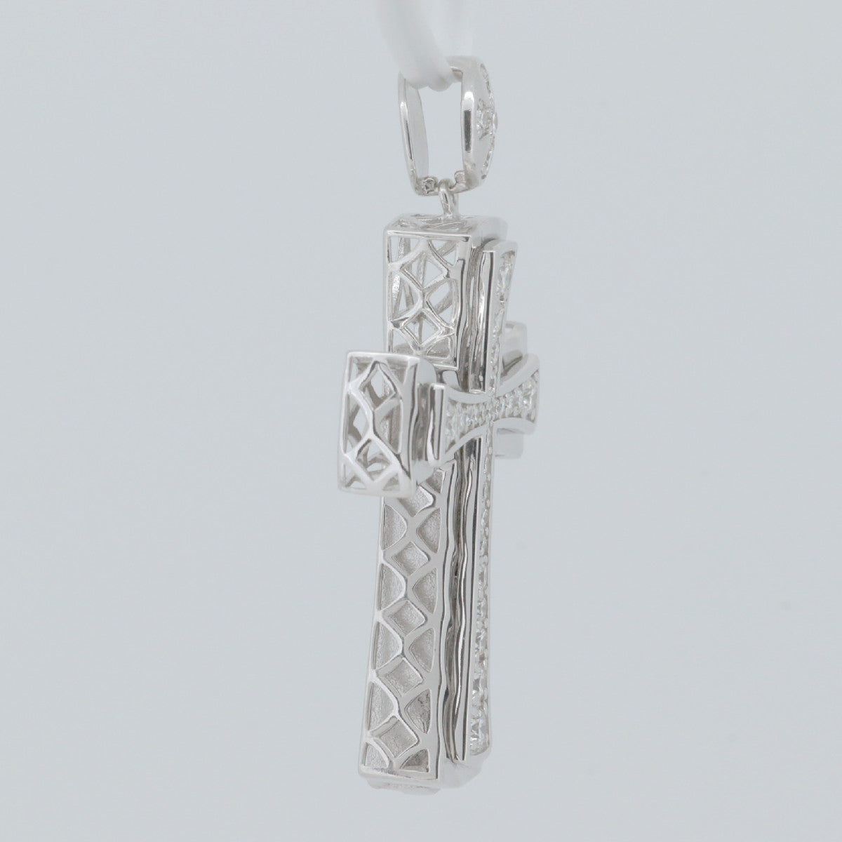 Yukizaki Yobiko 18K White Gold Diamond Pendant – full length
