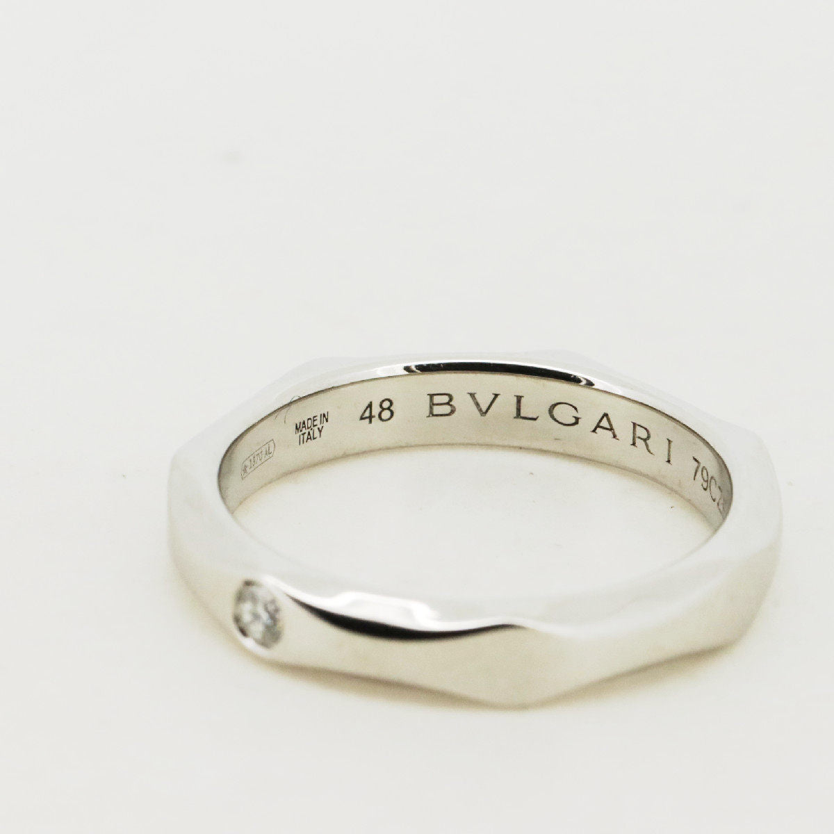 Bulgari Infinito Platinum Diamond Ring – side view