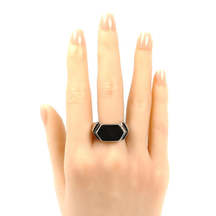 Platinum Ring – close-up