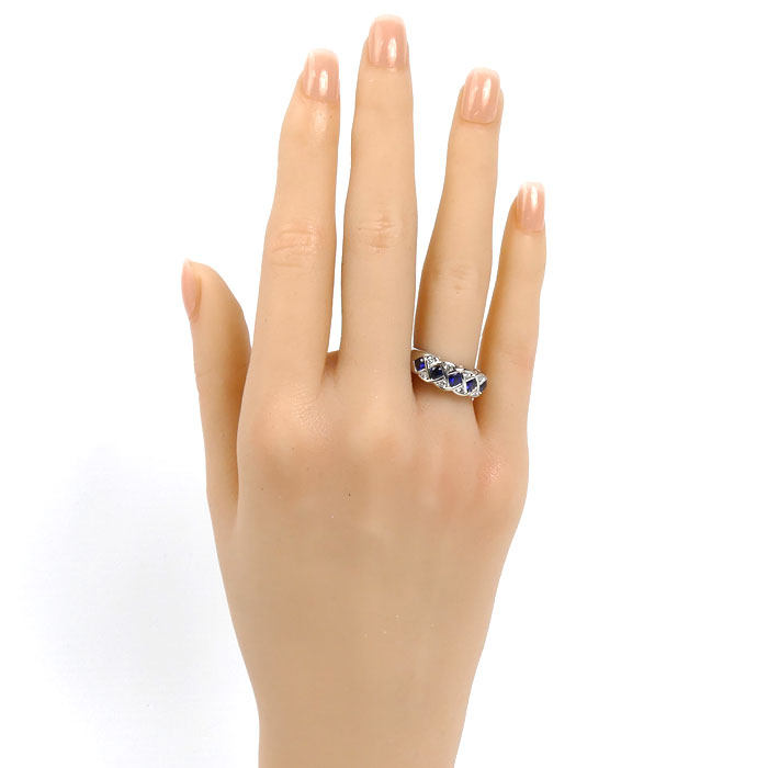 Platinum Diamond Sapphire Ring – close-up