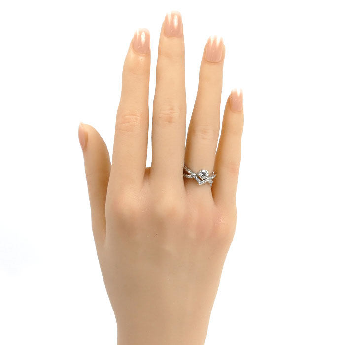 Chaumet Josephine Amour D’Aigrette Platinum Diamond Ring – close-up