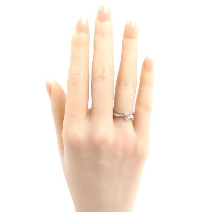 Chaumet Josephine Amour Aigrette Platinum Diamond Ring – close-up